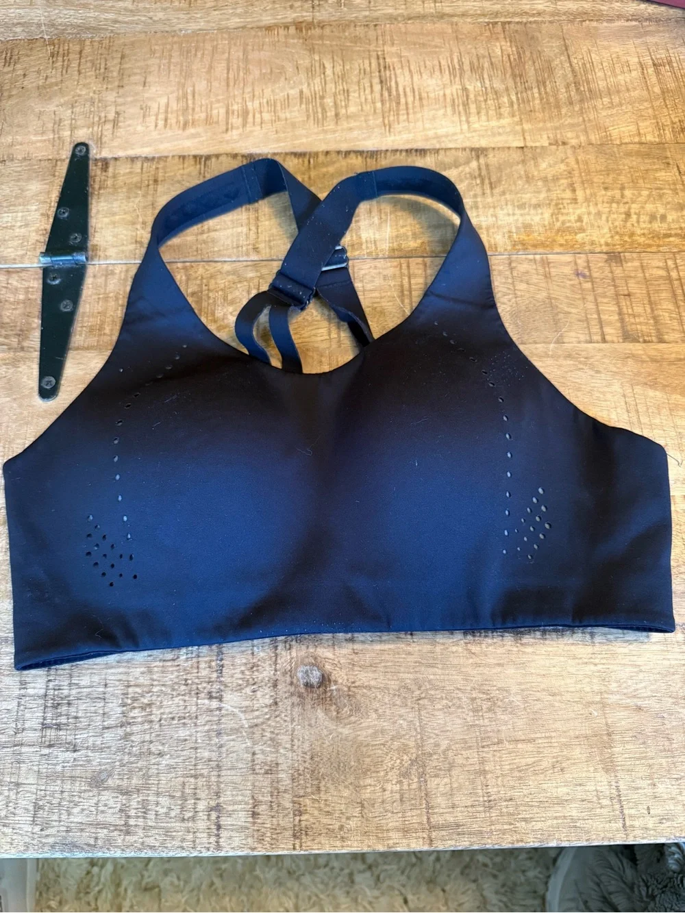 Lululemon Seamless Black Sports Bra with Racerback